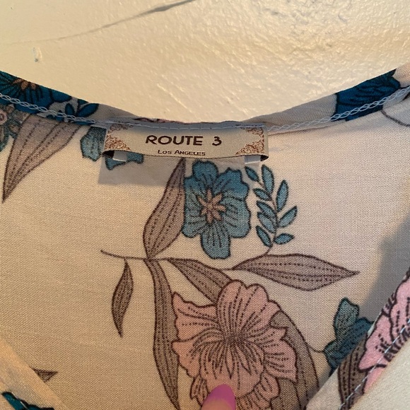 Off the shoulder flutter sleeve blouse - Picture 2 of 3